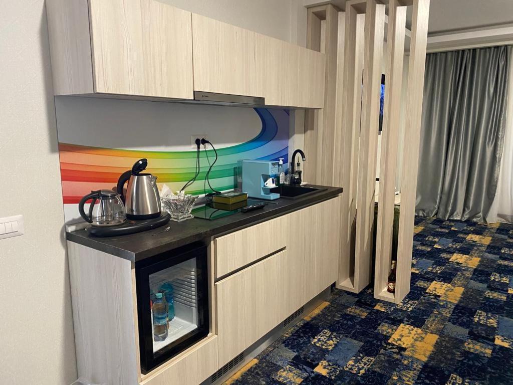 Hotel Yarus Plus Ploieşti Extérieur photo