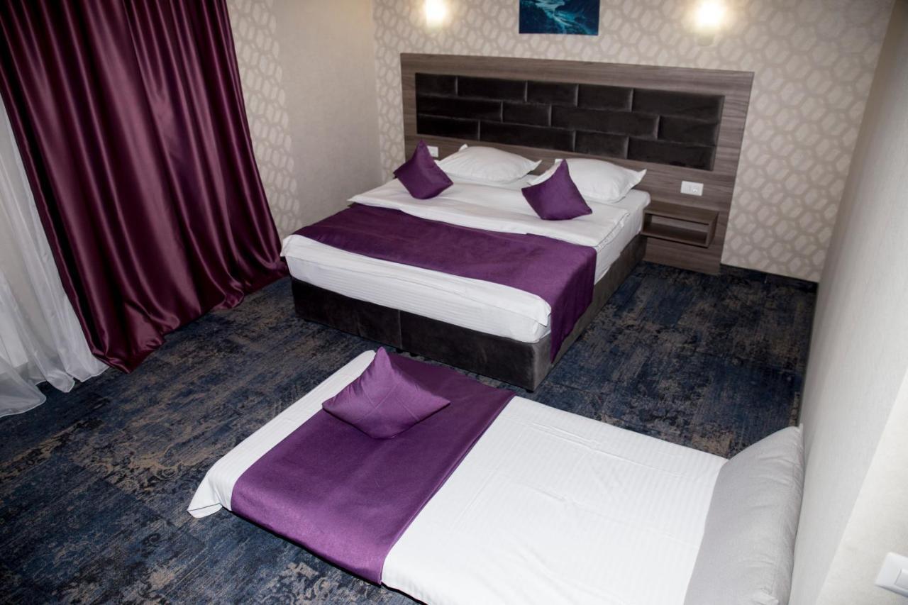 Hotel Yarus Plus Ploieşti Extérieur photo